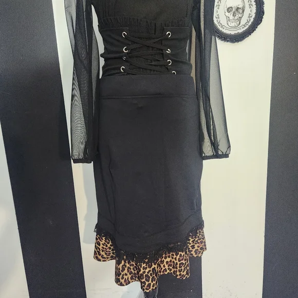 Pinup Leopard Ruffle Skirt - Picture 3 of 11